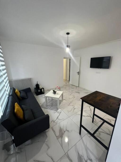 Appartement 2 Pieces, Salon Et Chambre, 44M2 Refait A Neuf 클리시 외부 사진